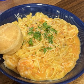 Cucina Moon - Garlic Shrimp Tomato Cream - Pasta Shops Near Me - Honolulu, Hawaii Cucina Moon - Garlic Shrimp Tomato Cream - Pasta Shops Near Me - Honolulu, Hawaii