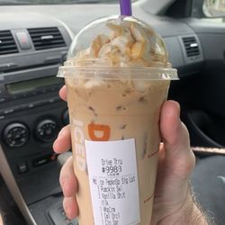 Medium Iced Pumpkin Spice Signature Latte