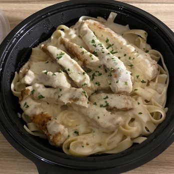 Olive Garden Italian Restaurant - Chicken Alfredo - Italian Near Me - Williamsburg, Virginia