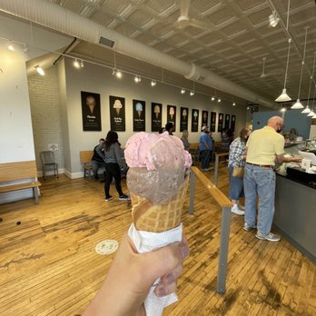 Sylas & Maddy's - Ice Cream & Frozen Yogurt Near Me - Lawrence, Kansas Sylas & Maddy's - Ice Cream & Frozen Yogurt Near Me - Lawrence, Kansas
