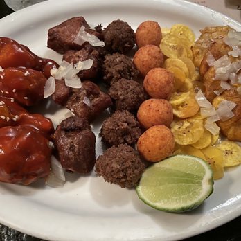 La Bodeguita del Medio - Appetizer platter - Cuban Near Me - Puerto Vallarta, JAL La Bodeguita del Medio - Appetizer platter - Cuban Near Me - Puerto Vallarta, JAL