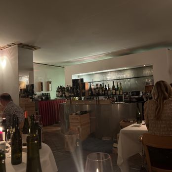 Restaurant De Utrechtsedwarstafel - Restaurant bar - Modern European Near Me - Amsterdam, New Hampshire Restaurant De Utrechtsedwarstafel - Restaurant bar - Modern European Near Me - Amsterdam, New Hampshire