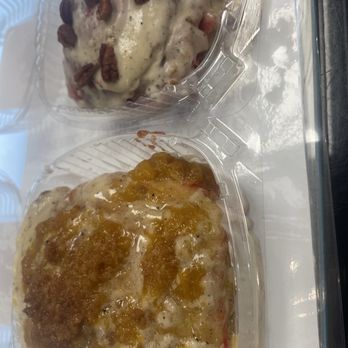 Roll’d Up Rolls - Peach Cobbler Roll & Red Velvet Roll - Bakeries Near Me - Orlando, Florida Roll’d Up Rolls - Peach Cobbler Roll & Red Velvet Roll - Bakeries Near Me - Orlando, Florida