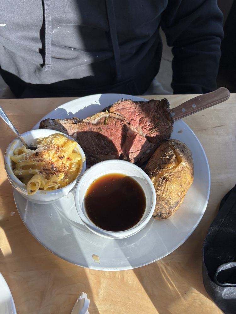 Food from Regatta Grille