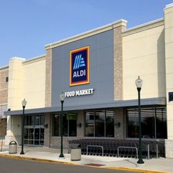 ALDI - Building Exterior