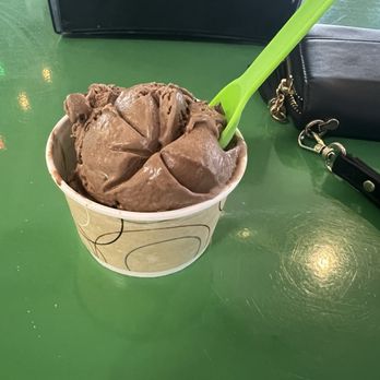 Guerriero Gelato & Cake - Chocolate Chocolate Chip. - Ice Cream & Frozen Yogurt Near Me - Montclair, New Jersey