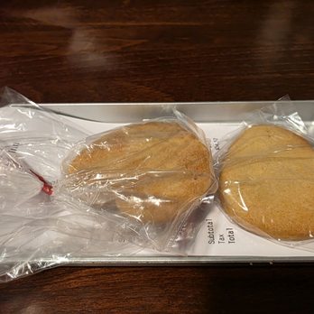 Sweetheart Inn - Cookies with the check - American Near Me - Methuen, Massachusetts
