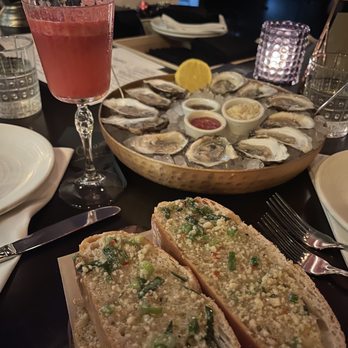 J Carver’s - Oysters and Italian bread - Steakhouses Near Me - Austin, Texas