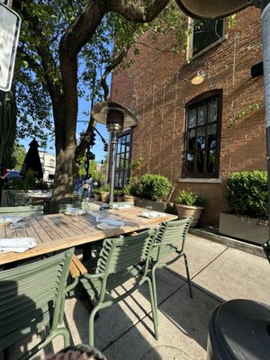 DeNucci's Lincoln Park by null