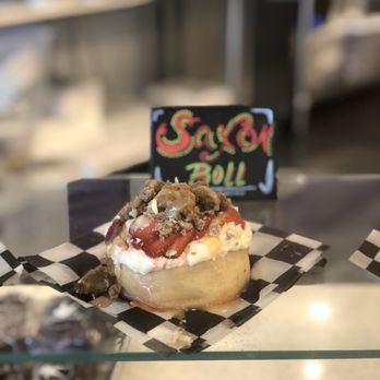 Cinnaholic - Saxon Roll - Bakeries Near Me - Schaumburg, Illinois
