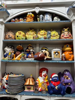 Grannie's Cookie Jars & Ice Cream Parlor by null