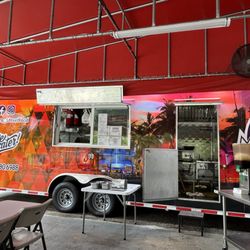 Mayamero Street Food - Food truck where the food is cooked