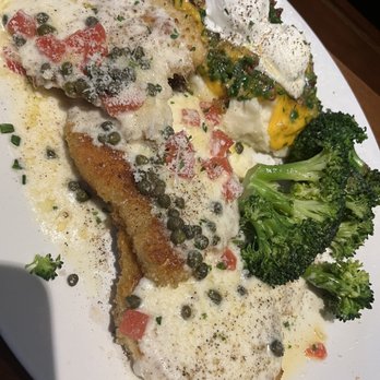 Stoney River - Bistro chicken with loaded mash potatoes and broccoli - Steakhouses Near Me - Atlanta, Georgia Stoney River - Bistro chicken with loaded mash potatoes and broccoli - Steakhouses Near Me - Atlanta, Georgia