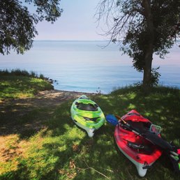 Launch your kayak through the pet access beach. Launch your kayak through the pet access beach.
