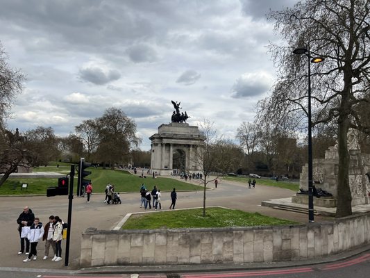 Wellington Arch by null