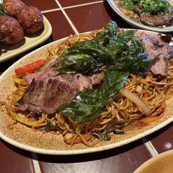Dalah - Drunken Noodle - Thai Near Me - Pasadena, California