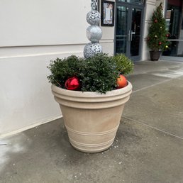 Outdoor holiday decor