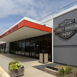 Harley-Davidson Powertrain Operations Tour Center