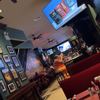 McGee's Pub - Dining area - Irish Pub Near Me - New York, New York