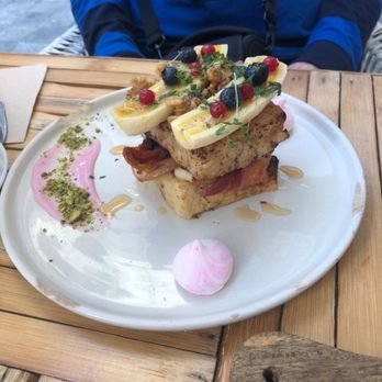Brunch & Cake - French toast bacon fresh fruits - Breakfast & Brunch Near Me - Barcelona, B