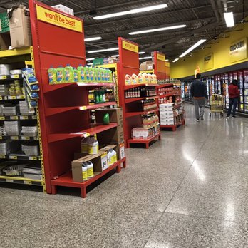 Vito’s No Frills - Large displays - Specialty Food Near Me - Mississauga, Ontario