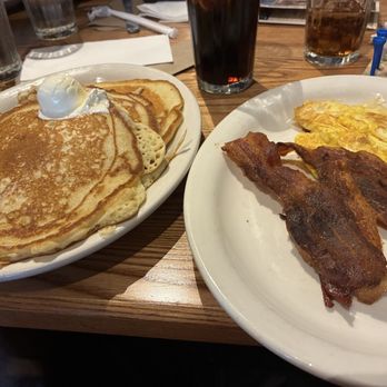 Cracker Barrel Old Country Store - Momma's Pancake Breakfast - Breakfast & Brunch Near Me - Chambersburg, Pennsylvania
