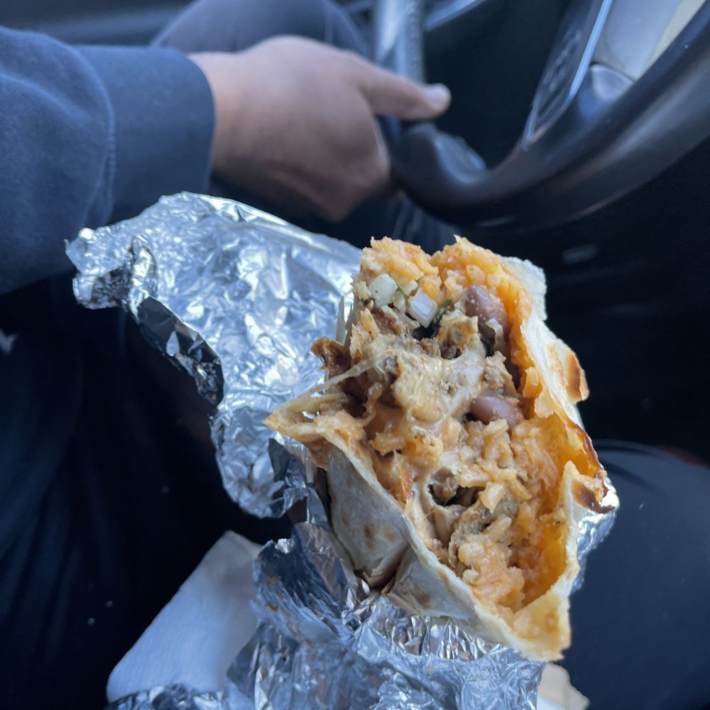 Los Mirandas De Lazaro - Tripitas burrito - Food Trucks Near Me - Lathrop, California Los Mirandas De Lazaro - Tripitas burrito - Food Trucks Near Me - Lathrop, California