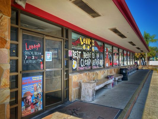 Lenny’s Restaurant by null