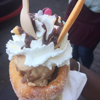 Chalet Ciro - Cono graffa - delicious! - Gelato Near Me - Naples, NA