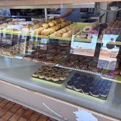 Y Donuts - Donuts of all kinds. Yummy.