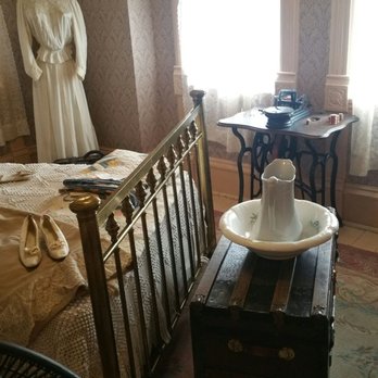 Mansion on the Hill - With no running water it would be brought to you with a bowl and a pitcher - Museums Near Me - Ogallala, Nebraska