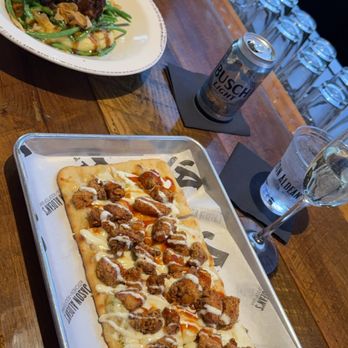 Jason Aldean’s - Pot Roast & Nashville Hot Chicken Flatbread - Sports Bars Near Me - Pittsburgh, Pennsylvania