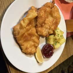 Strobl-Stürberl - Weiner Schnitzel with potatoes