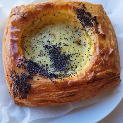 Birdies - Lemon poppyseed Danish