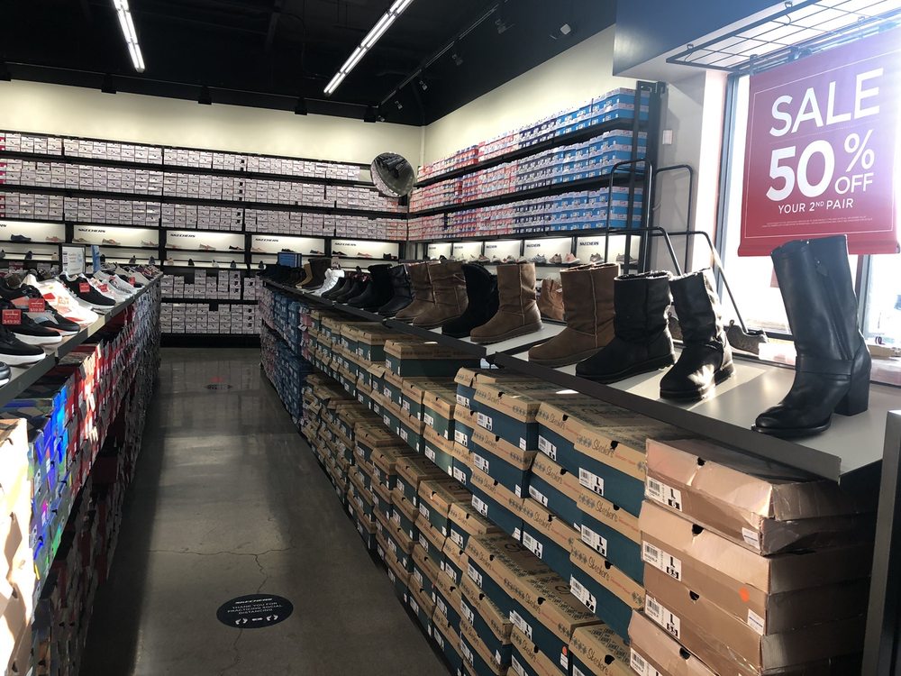 SKECHERS WAREHOUSE OUTLET Updated August 2024 16 Photos & 18