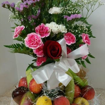 Roadrunner Florist - Fruit and flower basket as a token of sympathy - Florists Near Me - Phoenix, Arizona Roadrunner Florist - Fruit and flower basket as a token of sympathy - Florists Near Me - Phoenix, Arizona