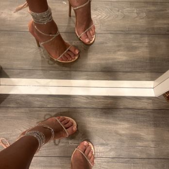 LA Nail Bar - Perfect French gel pedicure - Nail Salons Near Me - Philadelphia, Pennsylvania LA Nail Bar - Perfect French gel pedicure - Nail Salons Near Me - Philadelphia, Pennsylvania