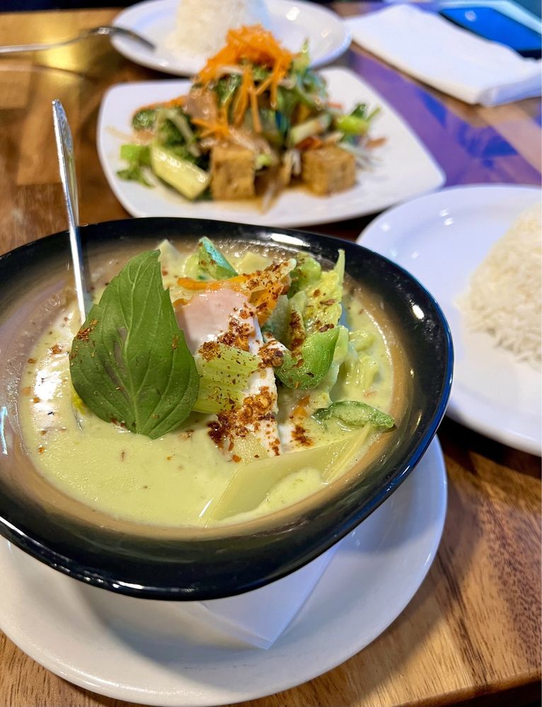 Naung Mai Thai Kitchen Image