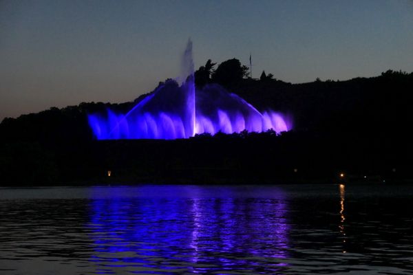 Grand Haven Musical Fountain by null