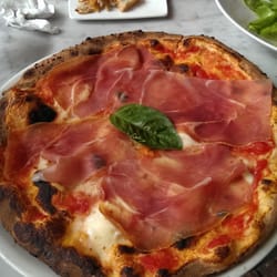 Quattro - Parma prosciutto pizza