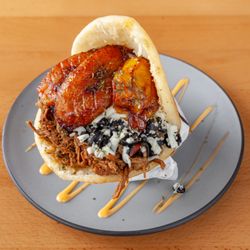 Rica Arepa - arepa de pabellon