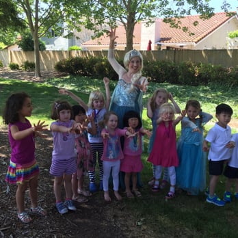 Magic Princess - Elsa teaching the kids magic powers! - Party Characters Near Me Magic Princess - Elsa teaching the kids magic powers! - Party Characters Near Me