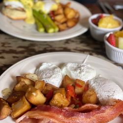 Gadsby's Tavern Restaurant - Traditional breakfast with poached eggs instead of scramble (comes with fruit cup)