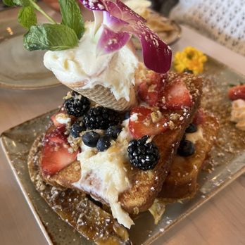 Fairview Farmers - Banana foster French toast - Breakfast & Brunch Near Me - Fairview, Texas