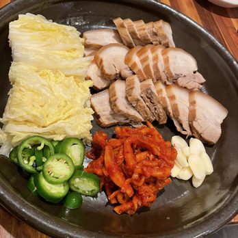 Gom Tang E - Bossam (Large) - Korean Near Me - Centreville, Virginia