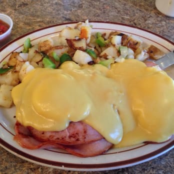 Evergreen Cafe - Eggs Benedict - American Near Me - Wrightwood, California