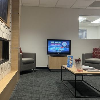 Wilde Toyota - Waiting room is clean and comfortable. - Auto Repair Near Me - West Allis, Wisconsin Wilde Toyota - Waiting room is clean and comfortable. - Auto Repair Near Me - West Allis, Wisconsin