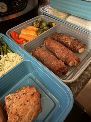 Weekly Meal Prep Services - We also offer weekly meal prep services, either preparing fresh ingredients in your home or cooking them in our kitchen for your meal prep. Weekly Meal Prep Services - We also offer weekly meal prep services, either preparing fresh ingredients in your home or cooking them in our kitchen for your meal prep.