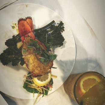 Papi Cuisine - Jumbo Lump Crab Stuffed Lobster w/ mashed potatoes and broccolini - Cocktail Bars Near Me - Baltimore, Maryland