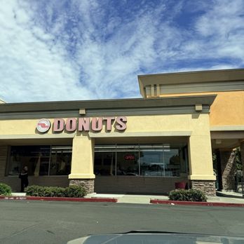 Dough Boy's Donuts - Front of store - Donuts Near Me - Dublin, California